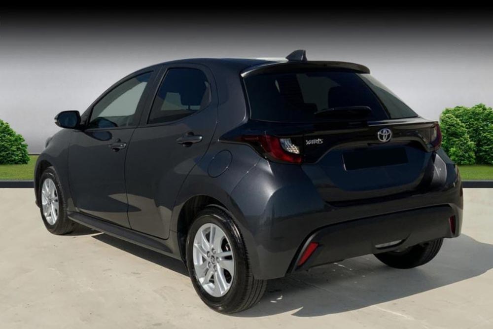 https://autogreeknews.gr/wp-content/uploads/2023/08/Toyota-Yaris-used-2.jpg