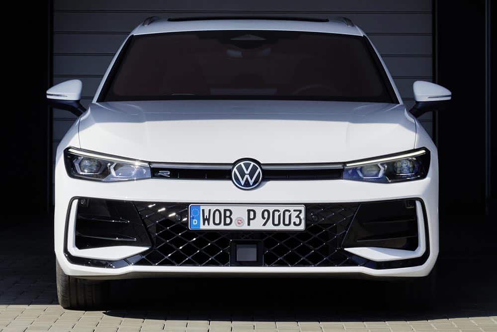 https://autogreeknews.gr/wp-content/uploads/2023/08/VW-Passat-2023-6.jpg