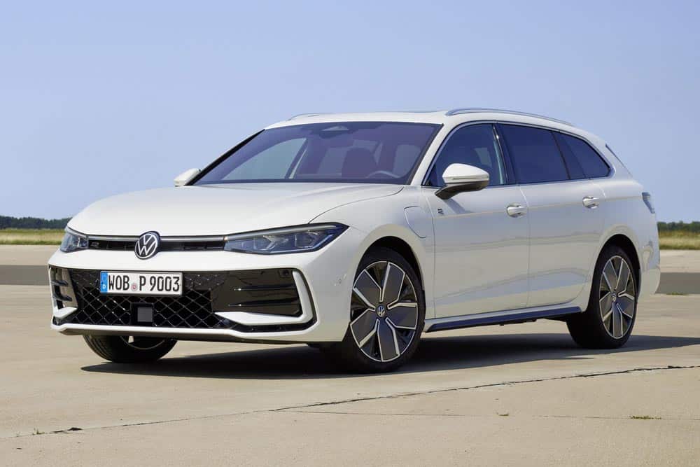https://autogreeknews.gr/wp-content/uploads/2023/08/VW-Passat-2023-8.jpg