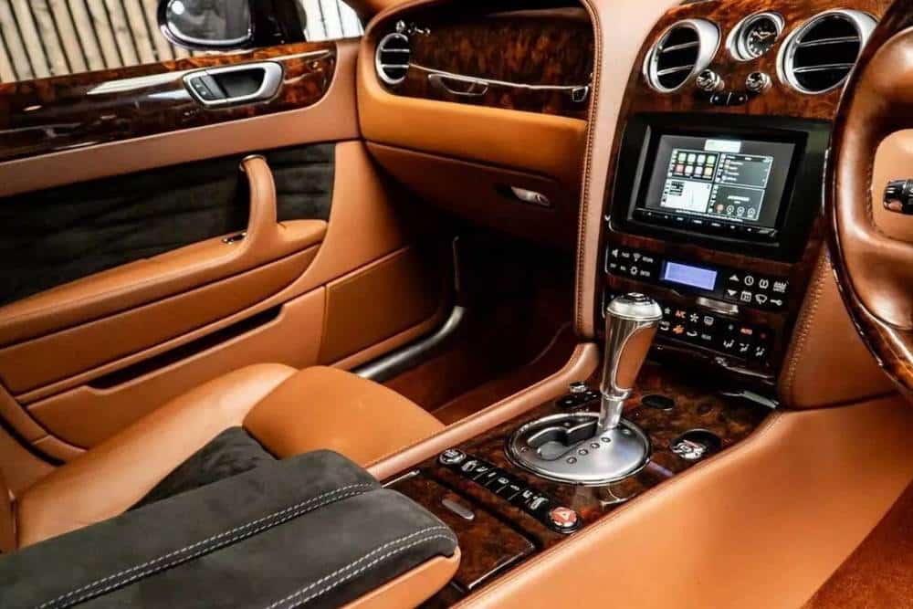 https://autogreeknews.gr/wp-content/uploads/2023/08/bentley-continental-6-0-w12-flying-spur-auto-4wd-e-12.jpg