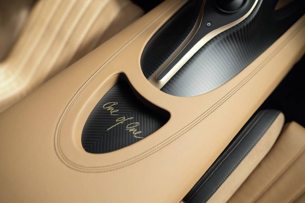 https://autogreeknews.gr/wp-content/uploads/2023/08/bugatti-sur-mesure-hits-the-golden-era-with-a-chir-15.jpg