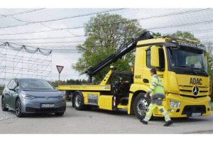 e-auto-abschleppen-1-2306_cwniow