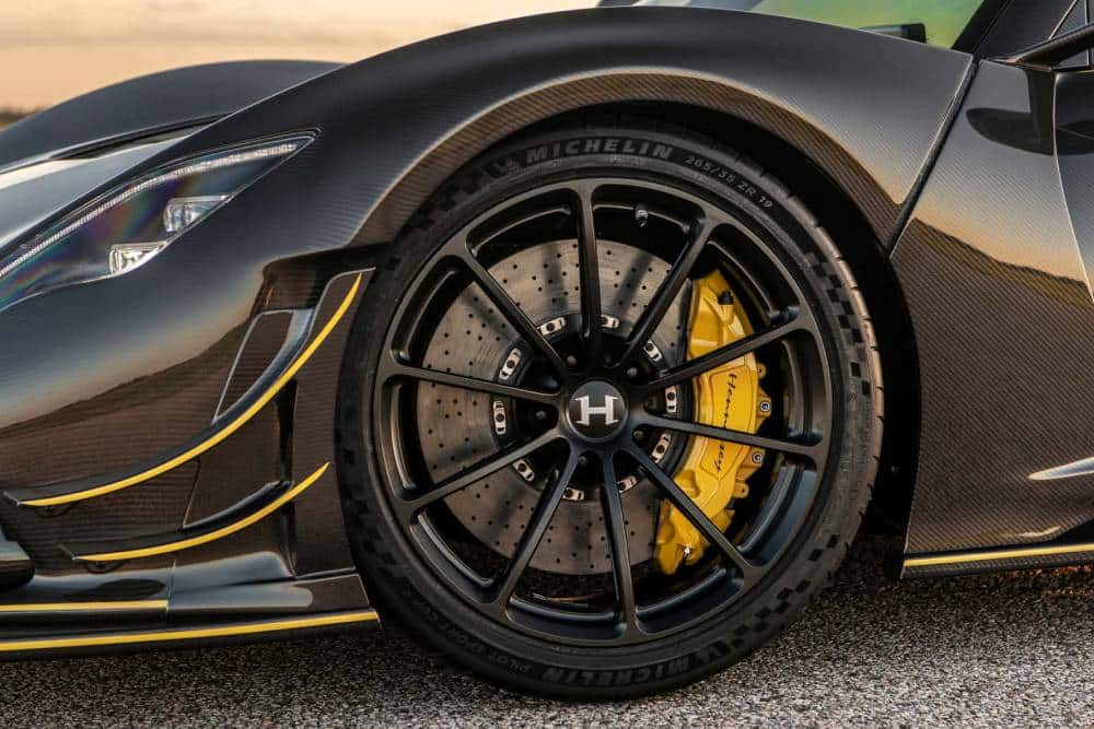 https://autogreeknews.gr/wp-content/uploads/2023/08/hennessey-venom-f5-revolution-roadster-3.jpg