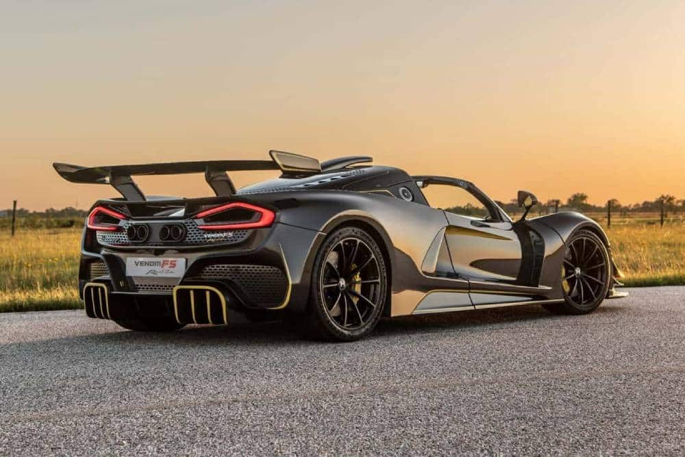 https://autogreeknews.gr/wp-content/uploads/2023/08/hennessey-venom-f5-revolution-roadster-low-2-scale.jpg