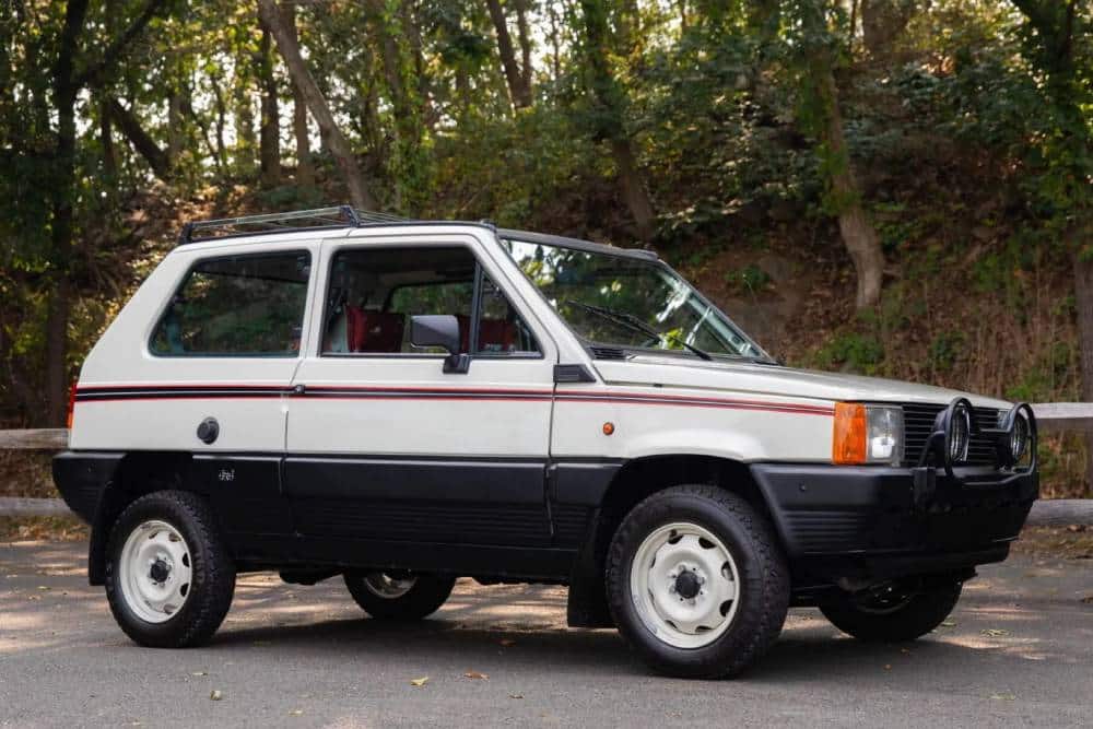 https://autogreeknews.gr/wp-content/uploads/2023/09/1985-Fiat-Panda-4x4-Edizione-Limitata-1-2048x1365-1.jpg
