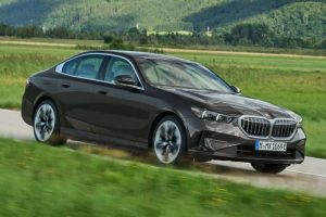 2024-BMW-5-Series-PHEV-926-5