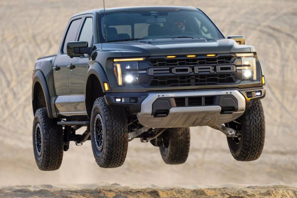 https://autogreeknews.gr/wp-content/uploads/2023/09/2024-Ford-F-150-Raptor-1-2048x1152-1.jpg