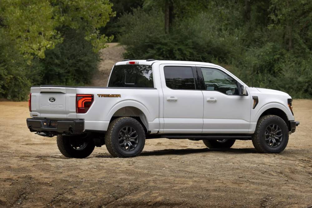 https://autogreeknews.gr/wp-content/uploads/2023/09/2024-Ford-F-150-Tremor-3-2048x1366-1.jpg