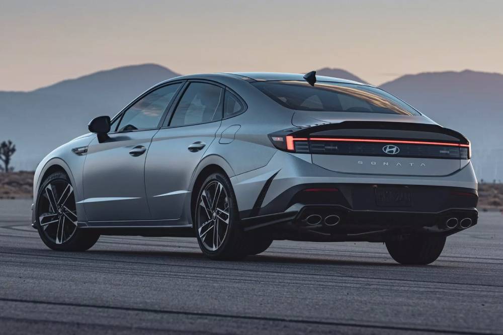 https://autogreeknews.gr/wp-content/uploads/2023/09/2024-Hyundai-Sonata-N-Line-830_9.jpg