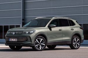 2024-VW-Tiguan-Europe-Green-00002-2048×1246