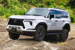 2024-lexus-gx-550-prototype-front-quarter