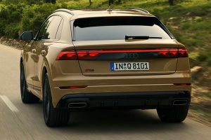 Audi-Q8-2023-(6)