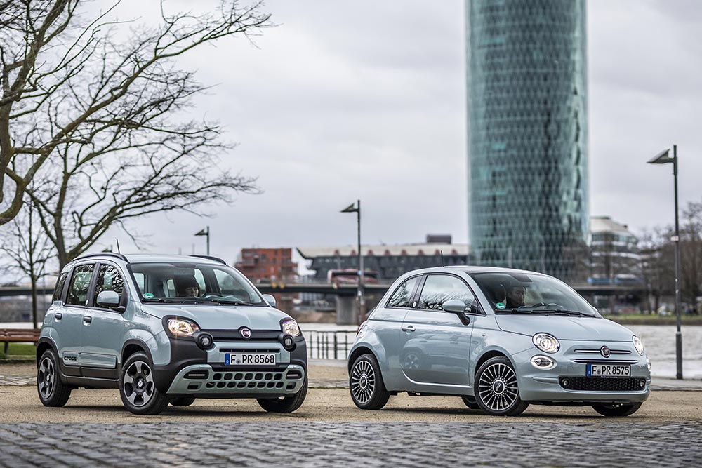 https://autogreeknews.gr/wp-content/uploads/2023/09/Fiat500undFiatPandaHybridLaunchEdition-2.jpg