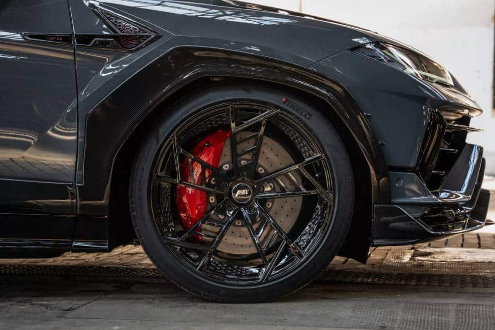 https://autogreeknews.gr/wp-content/uploads/2023/09/Lamborghini-Urus-Scatenato-ABT-13-2048x1366-1.jpg