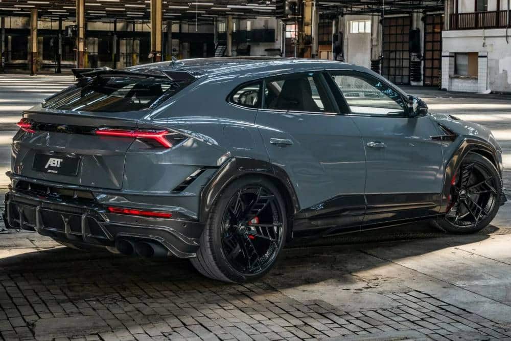 https://autogreeknews.gr/wp-content/uploads/2023/09/Lamborghini-Urus-Scatenato-ABT-2s-2048x1152-1.jpg