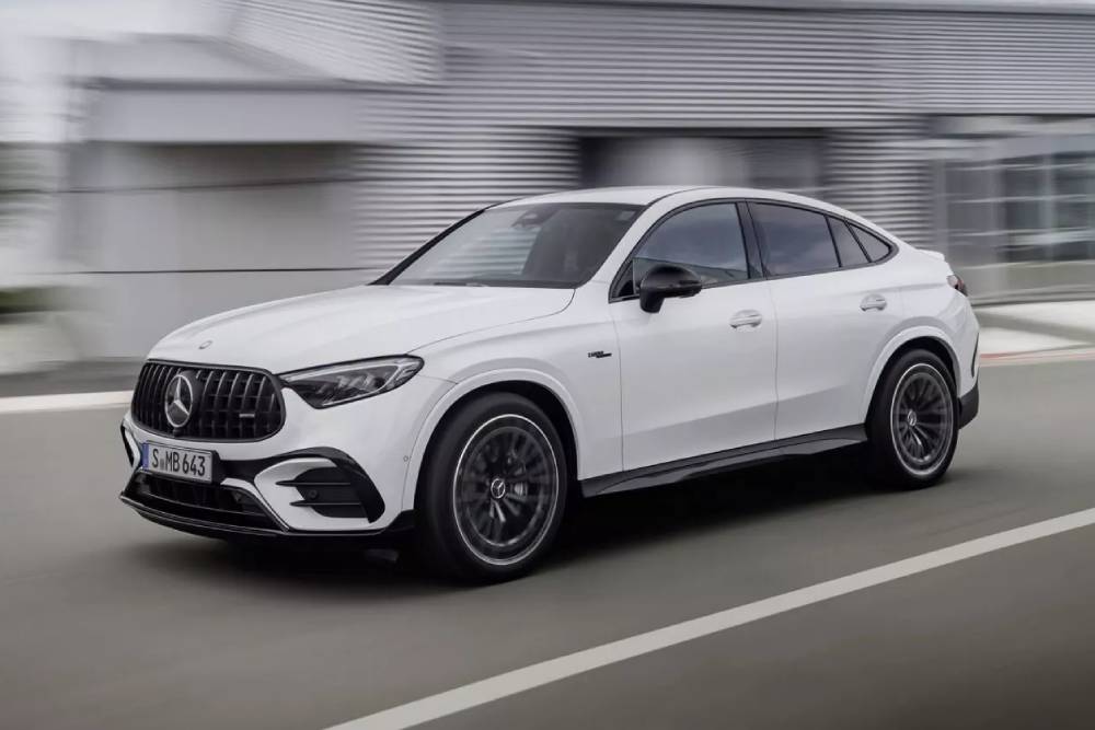 https://autogreeknews.gr/wp-content/uploads/2023/09/Mercedes-AMG-GLC-Coupe-1-2048x1366-1.jpg