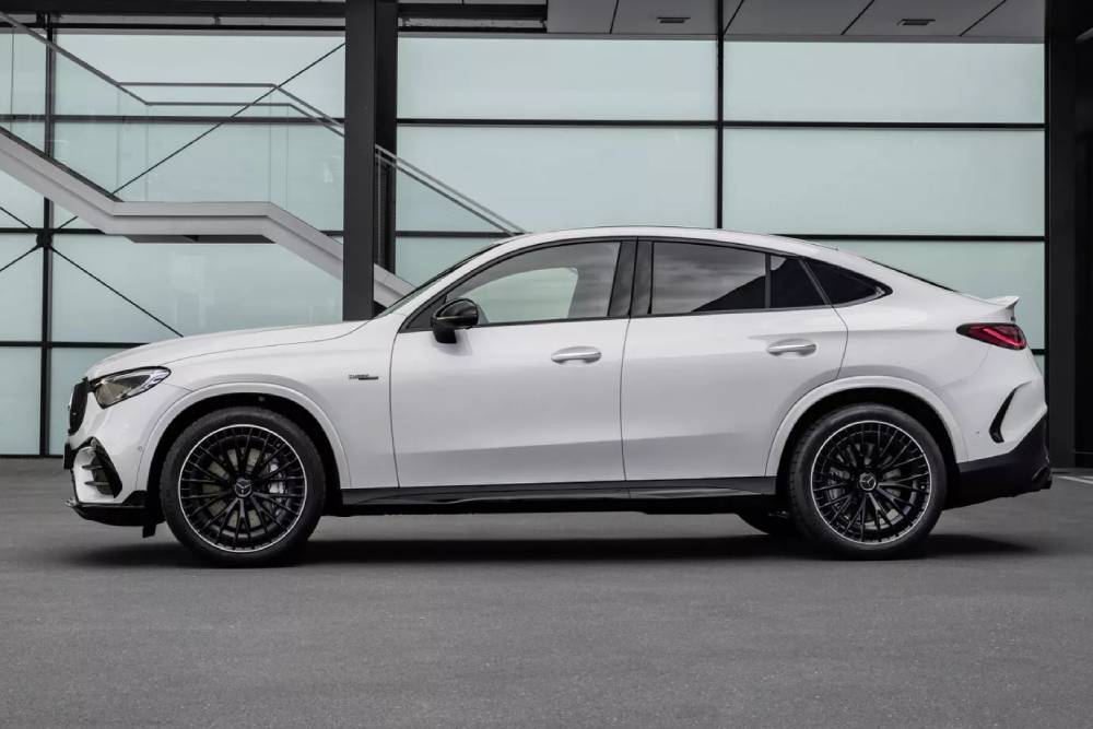 https://autogreeknews.gr/wp-content/uploads/2023/09/Mercedes-AMG-GLC-Coupe-10-2048x1366-1.jpg