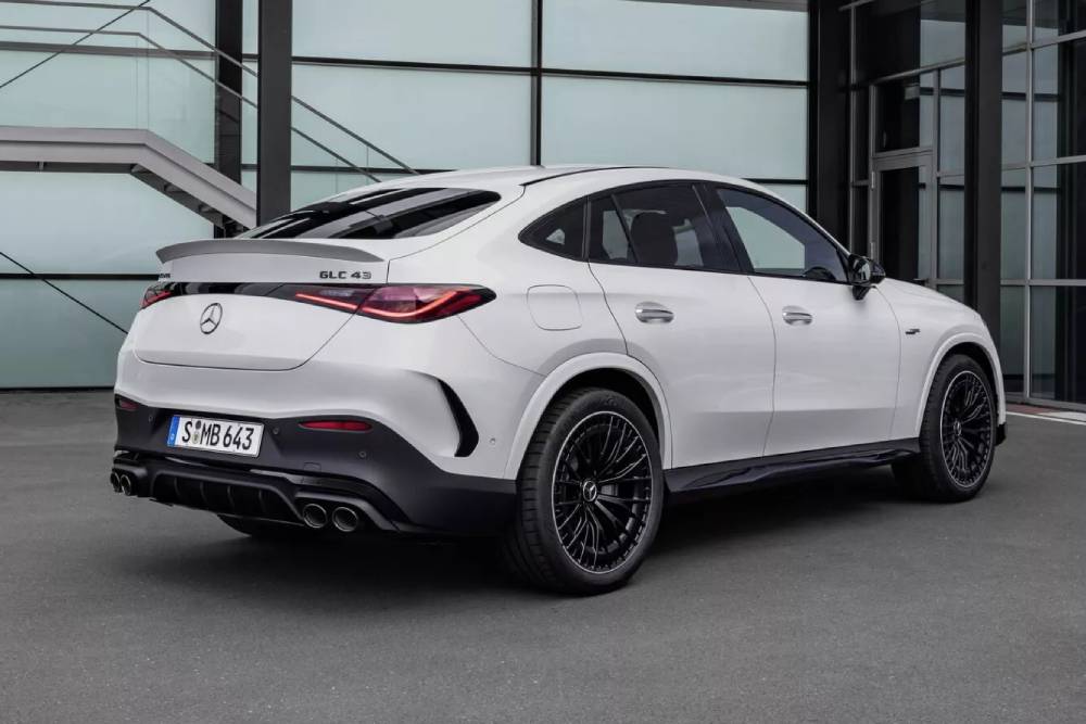 https://autogreeknews.gr/wp-content/uploads/2023/09/Mercedes-AMG-GLC-Coupe-11-2048x1366-1.jpg