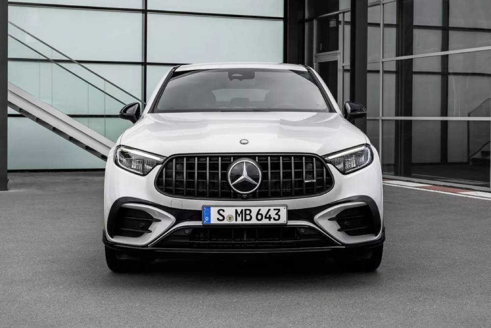 https://autogreeknews.gr/wp-content/uploads/2023/09/Mercedes-AMG-GLC-Coupe-12-2048x1366-1.jpg