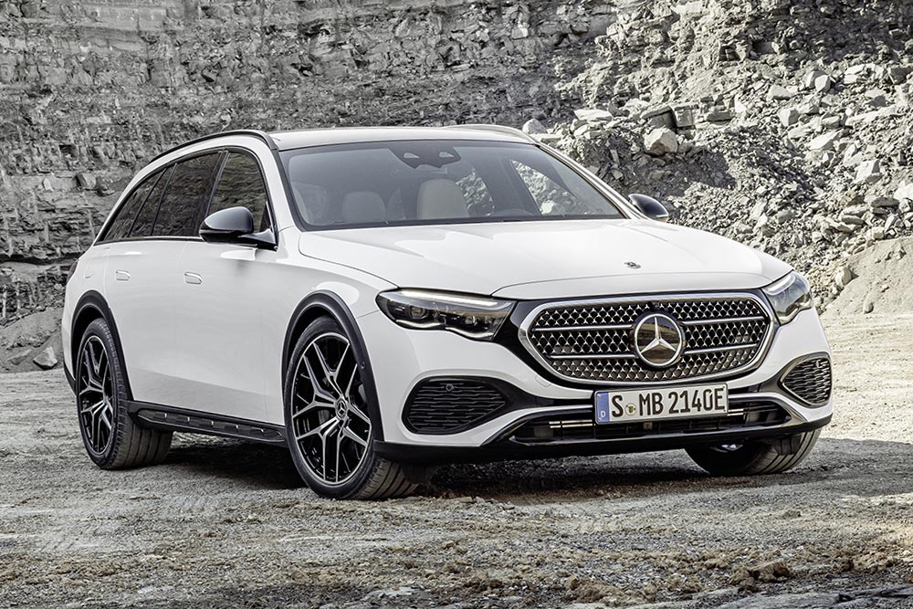 https://autogreeknews.gr/wp-content/uploads/2023/09/Mercedes-Benz-E-Class-Estate-All-Terrain-4.jpg