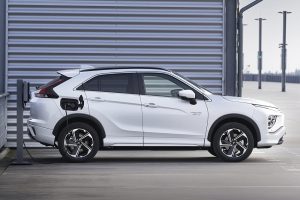 Mitsubishi-Eclipse-Cross-Plug-in-Hybrid-33