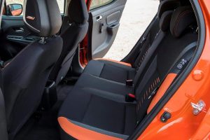 Nissan-Micra-2017-(8)