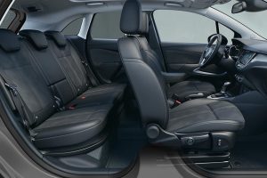 Opel-Crossland-interior-side