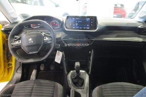 Peugeot-208-etoimoparadota-(3)