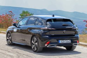 Peugeot 308 1.5 Blue HDi 130 (2)