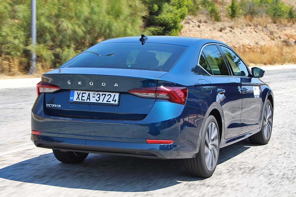 https://autogreeknews.gr/wp-content/uploads/2023/09/Skoda-Octavia-grand-coupe-dynamic-rear.jpg