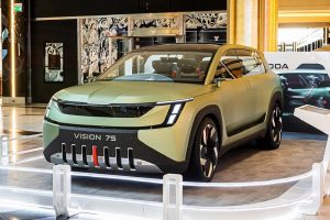 Skoda-Vision-7S-Golden-Hall-(1)