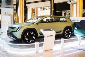 Skoda-Vision-7S-Golden-Hall-(2)