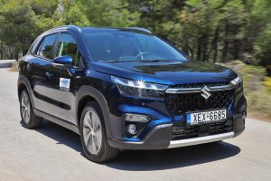 Suzuki-S-Cross-dynamic