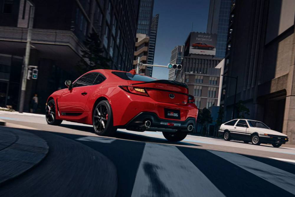 https://autogreeknews.gr/wp-content/uploads/2023/09/Toyota-GR86-40th-Anniversary-Limited-Edition-Japan-3.jpg