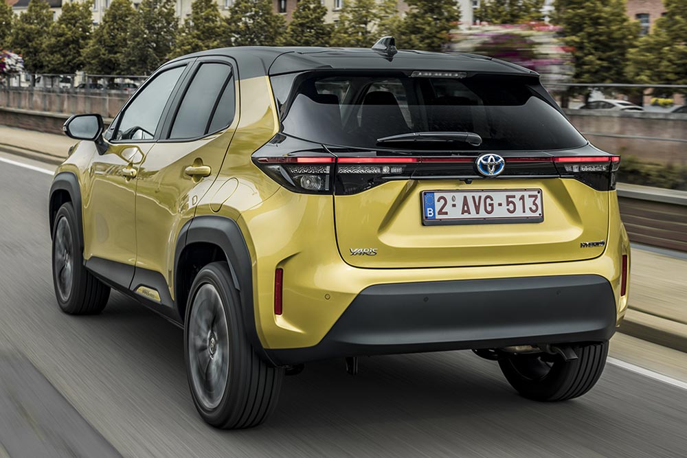 https://autogreeknews.gr/wp-content/uploads/2023/09/Toyota-Yaris-Cross-2.jpg