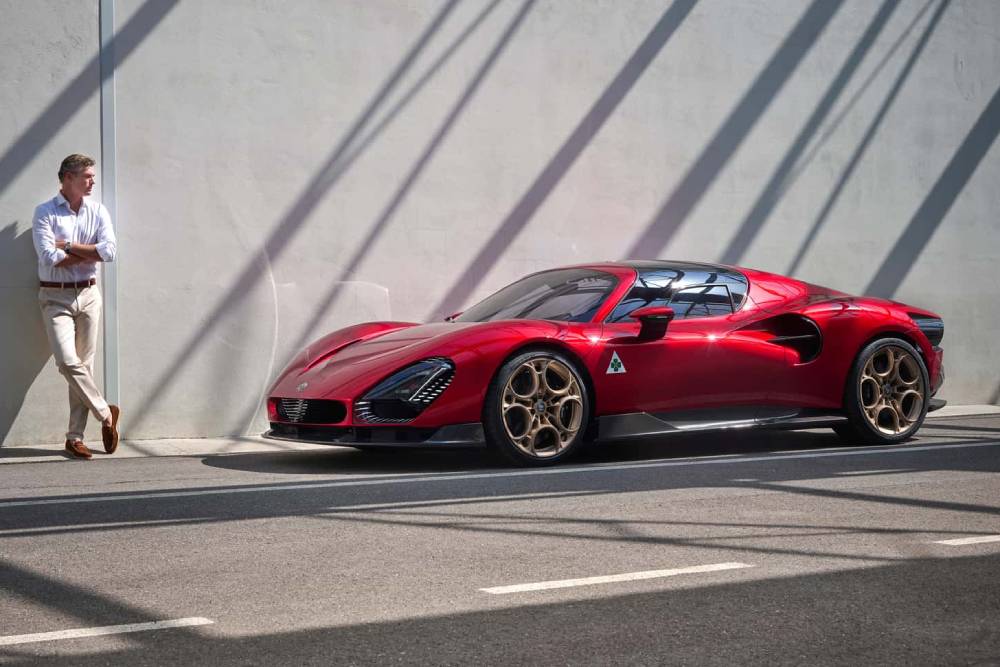 https://autogreeknews.gr/wp-content/uploads/2023/09/foto-alfa-romeo-33-stradale-2023-6.jpg
