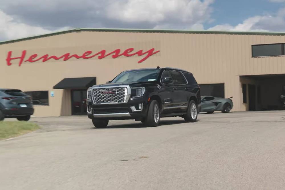 https://autogreeknews.gr/wp-content/uploads/2023/09/hennessey-supercharged-gmc-yukon-denali-sounds-lik-1.jpg