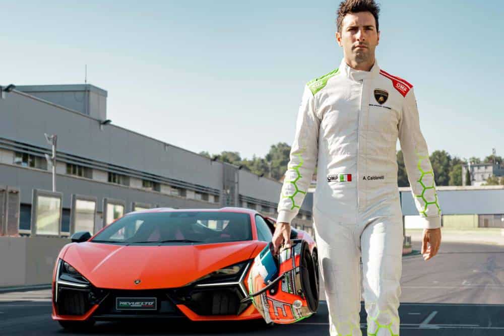 https://autogreeknews.gr/wp-content/uploads/2023/09/lamborghini-revuelto-track-test-at-vallelunga-4.jpg
