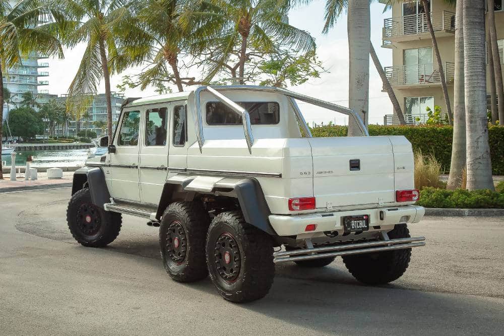 https://autogreeknews.gr/wp-content/uploads/2023/09/mercedes-benz-g-63-amg-6x6-when-the-giants-come-ou-10.jpg