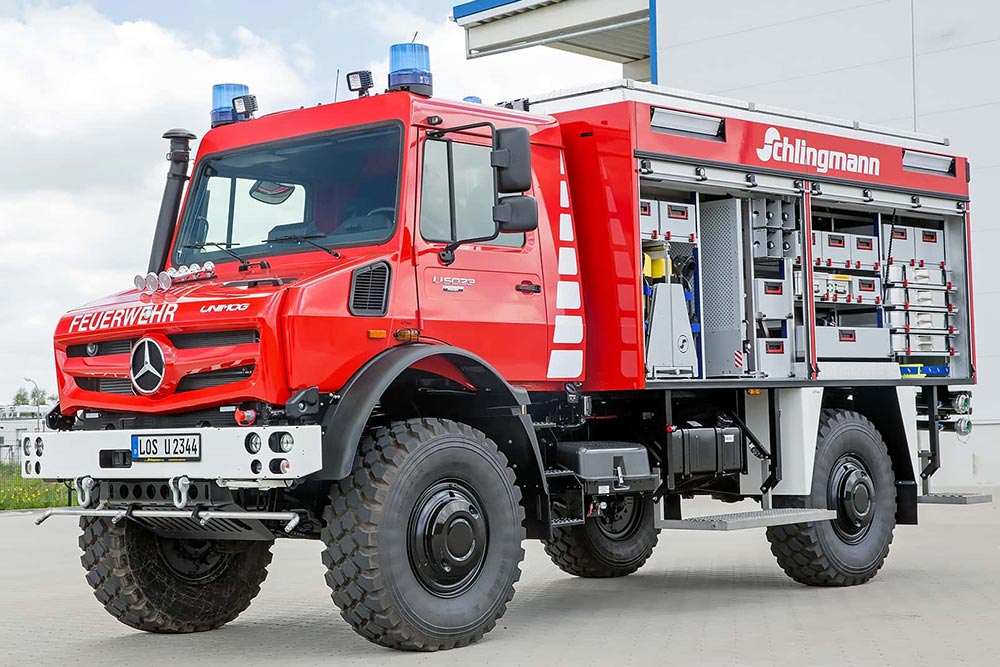 https://autogreeknews.gr/wp-content/uploads/2023/09/mercedes-benz-special-trucks-der-firemobil-2023-4.jpg