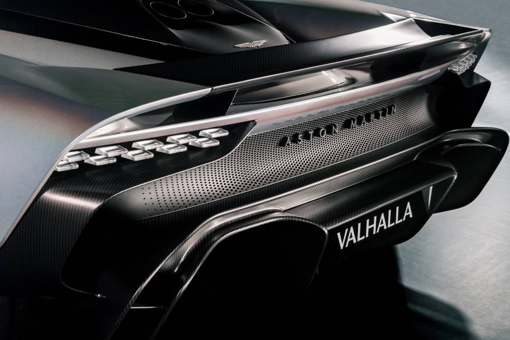 https://autogreeknews.gr/wp-content/uploads/2023/09/the-aston-martin-valhalla-inching-closer-to-produc-6.jpg
