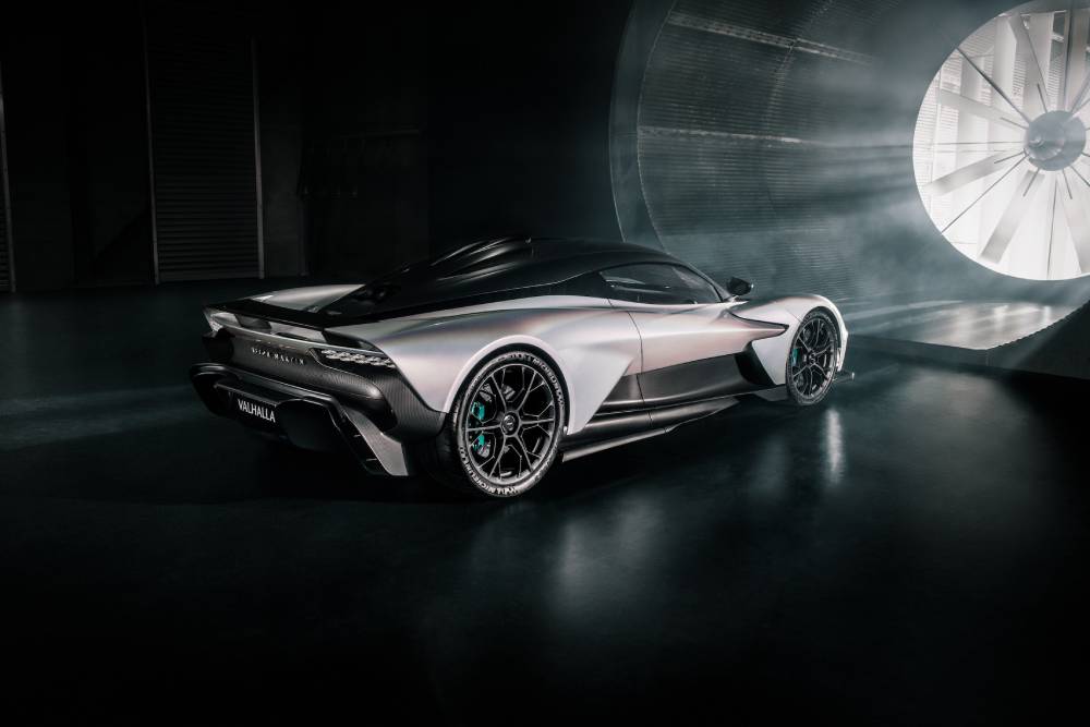 https://autogreeknews.gr/wp-content/uploads/2023/09/the-aston-martin-valhalla-inching-closer-to-produc-9.jpg