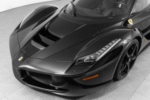 this-2015-ferrari-laferrari-is-the-most-expensive- (5)