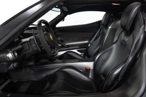 this-2015-ferrari-laferrari-is-the-most-expensive- (6)