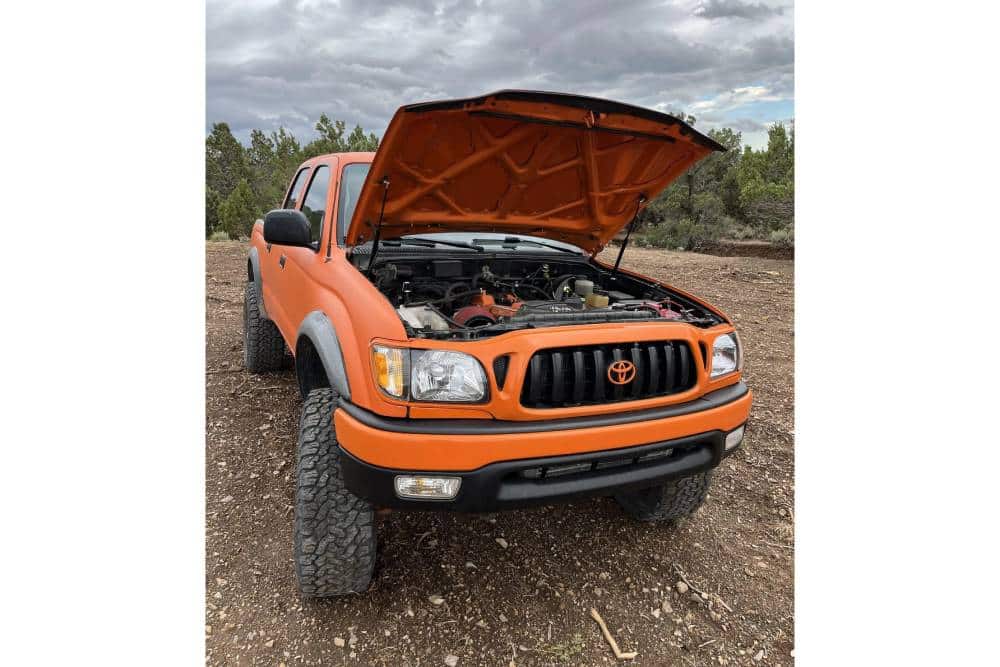 https://autogreeknews.gr/wp-content/uploads/2023/09/this-2jz-swapped-01-toyota-tacoma-screams-resale-v-8.jpg