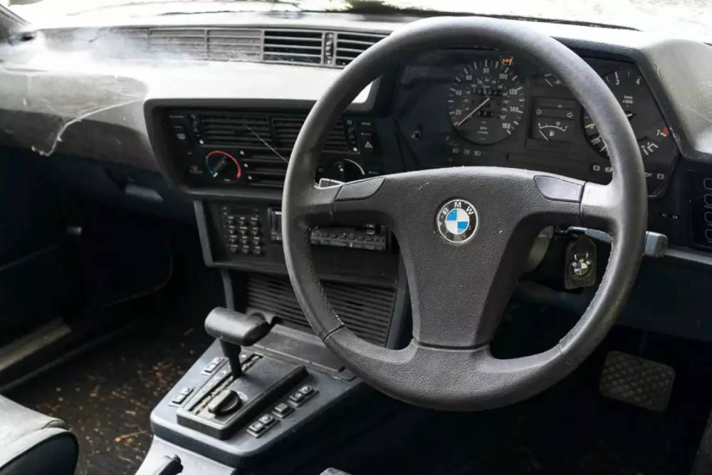 https://autogreeknews.gr/wp-content/uploads/2023/10/1984-BMW-635CSi-20.jpg