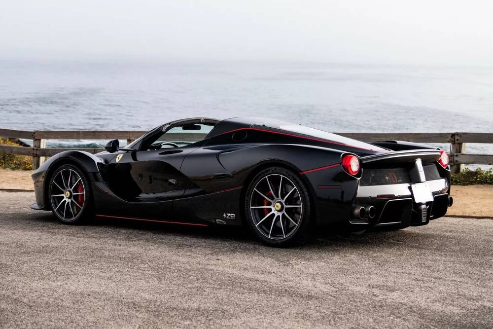 https://autogreeknews.gr/wp-content/uploads/2023/10/2017-Ferrari-LaFerrari-Aperta1415835_.jpg