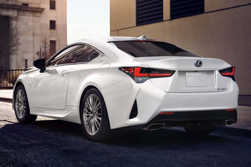 https://autogreeknews.gr/wp-content/uploads/2023/10/2024-lexus-rc-3.jpg