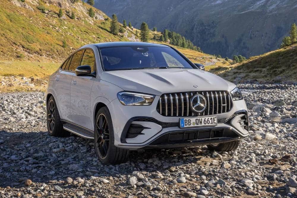 https://autogreeknews.gr/wp-content/uploads/2023/10/2026-Mercedes-AMG-GLE-53-PHEV-1023-13.jpg