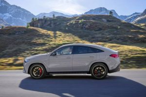 2026-Mercedes-AMG-GLE-53-PHEV-1023-6